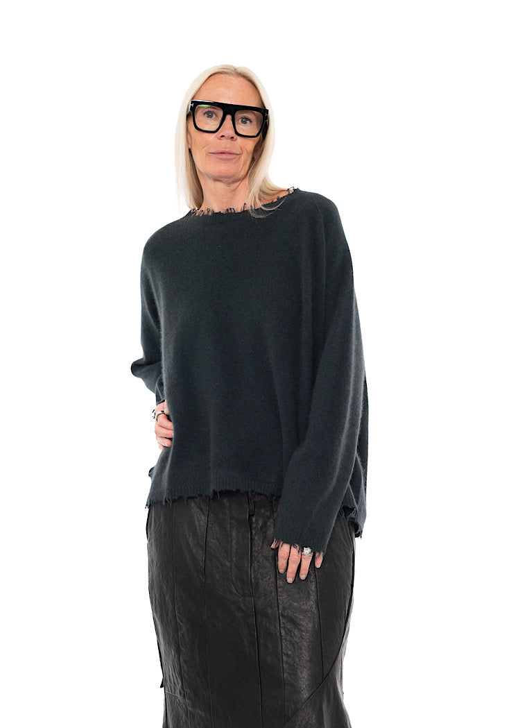DISTRESSED MERINO RACCOON PULLOVER