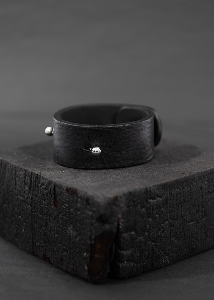 SKIN MACHINE THRU SKIN CUFF