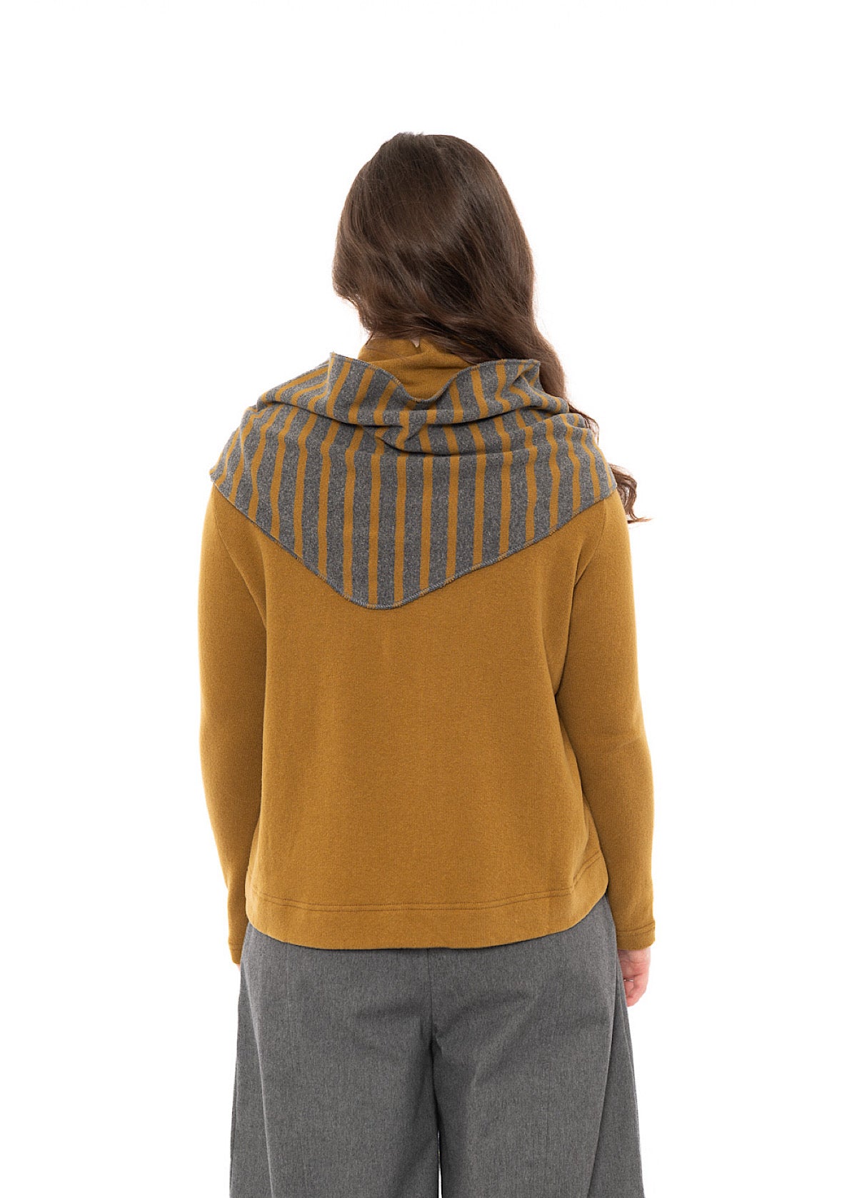 WIDE-STRIPE TRIANGLE TIPPY NECKERCHIEF