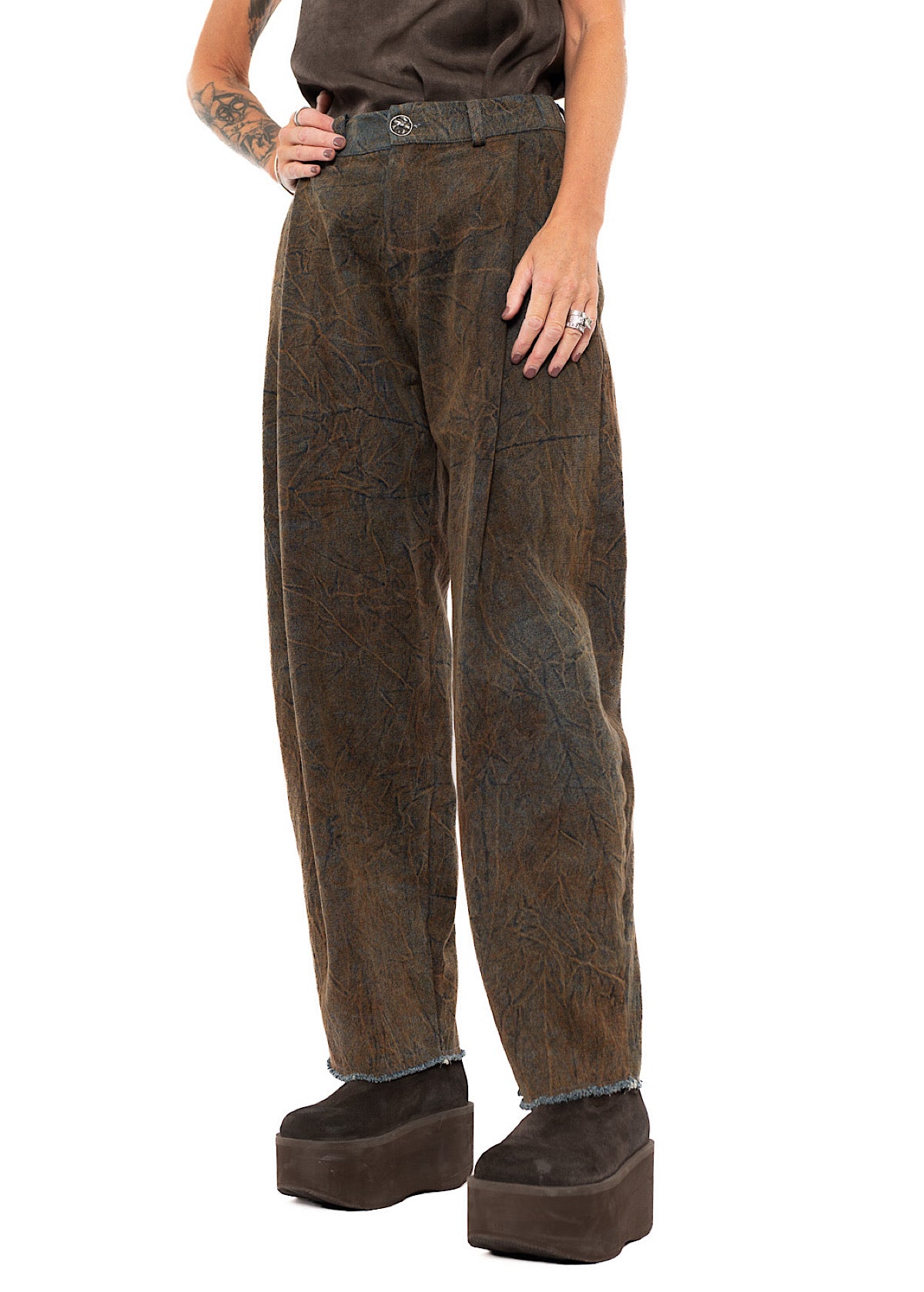 STONE-WASHED DENIM BANANA-LEG TROUSER