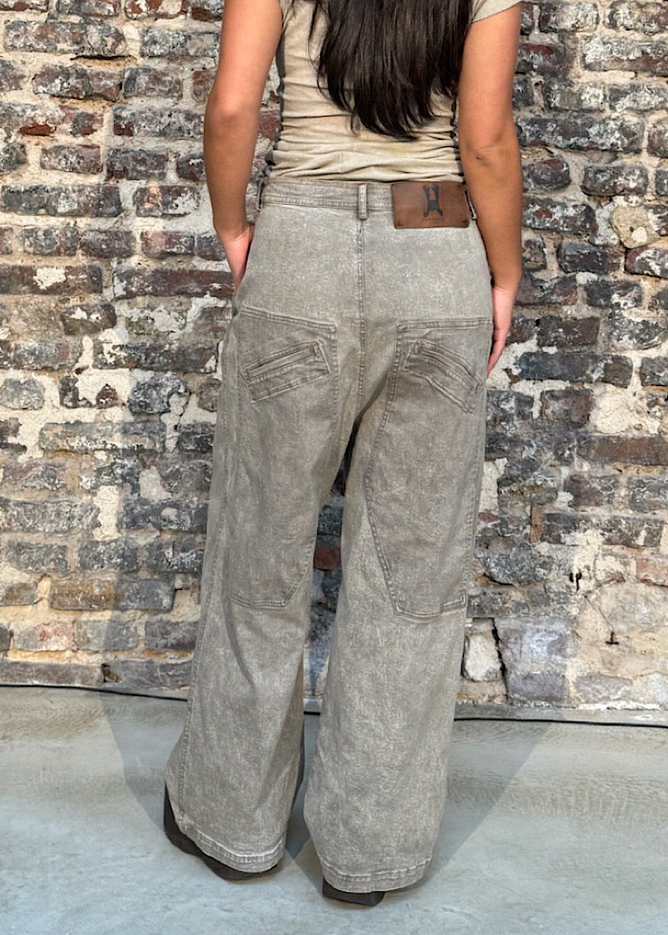 RELAXED UTILITY DENIM TROUSER