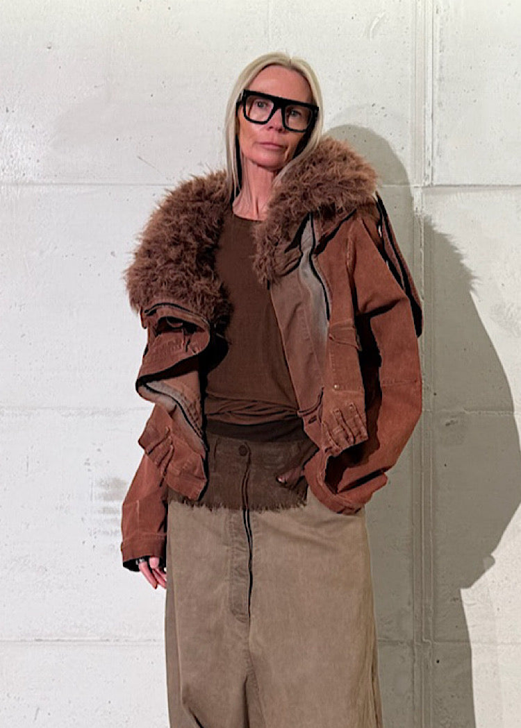 CROPPED FAUX FUR-TRIM DENIM JACKET
