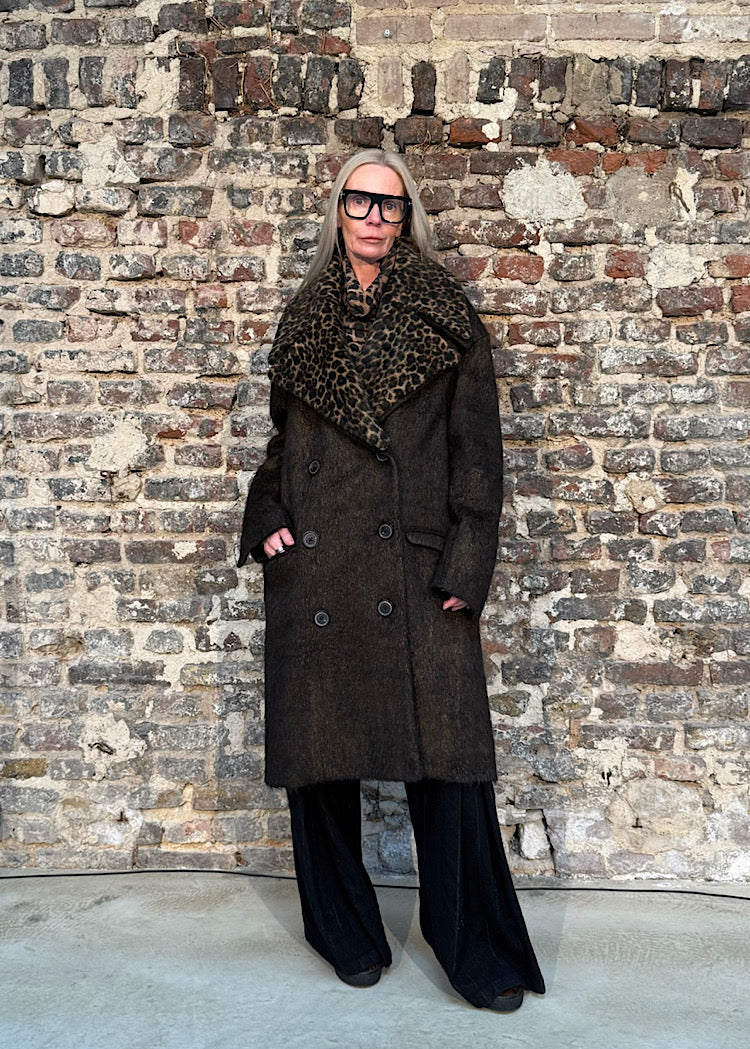 CL OVERSIZED LONG-HAIR WOOL COAT WITH DETACHABLE LEOPARD COLLAR