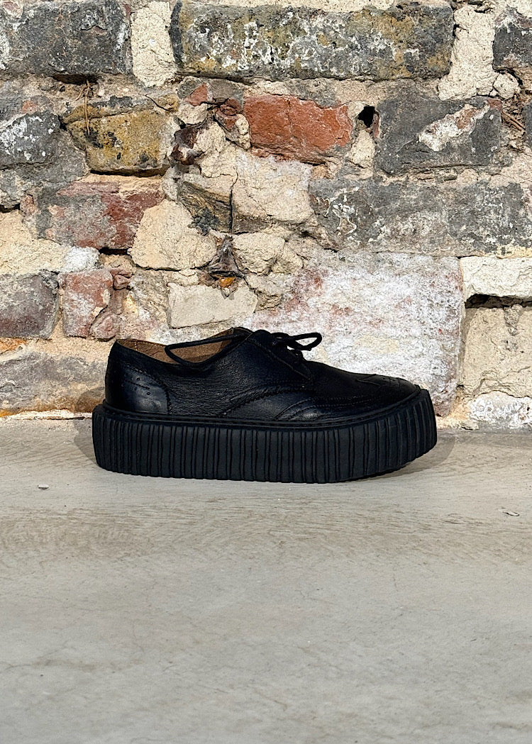 PLATFORM BROGUE LACE-UP SHOE