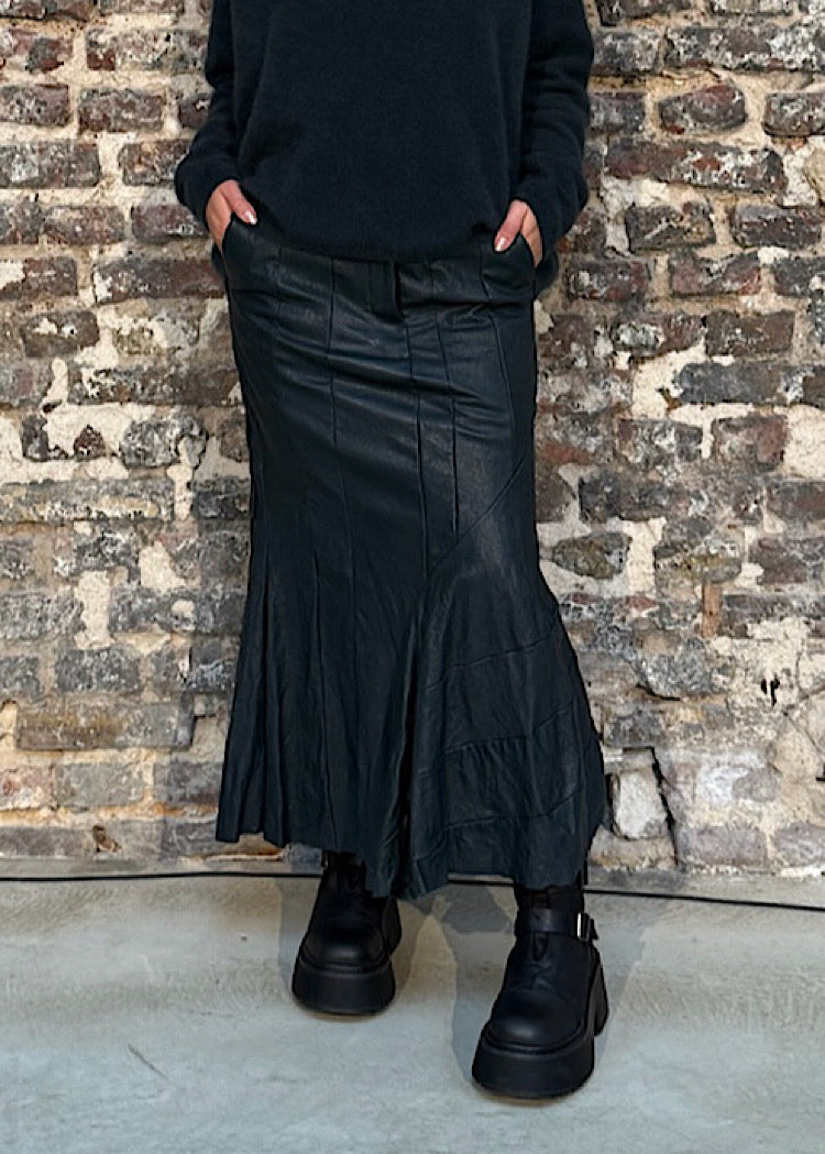 ASYMMETRIC FLARED LEATHER SKIRT