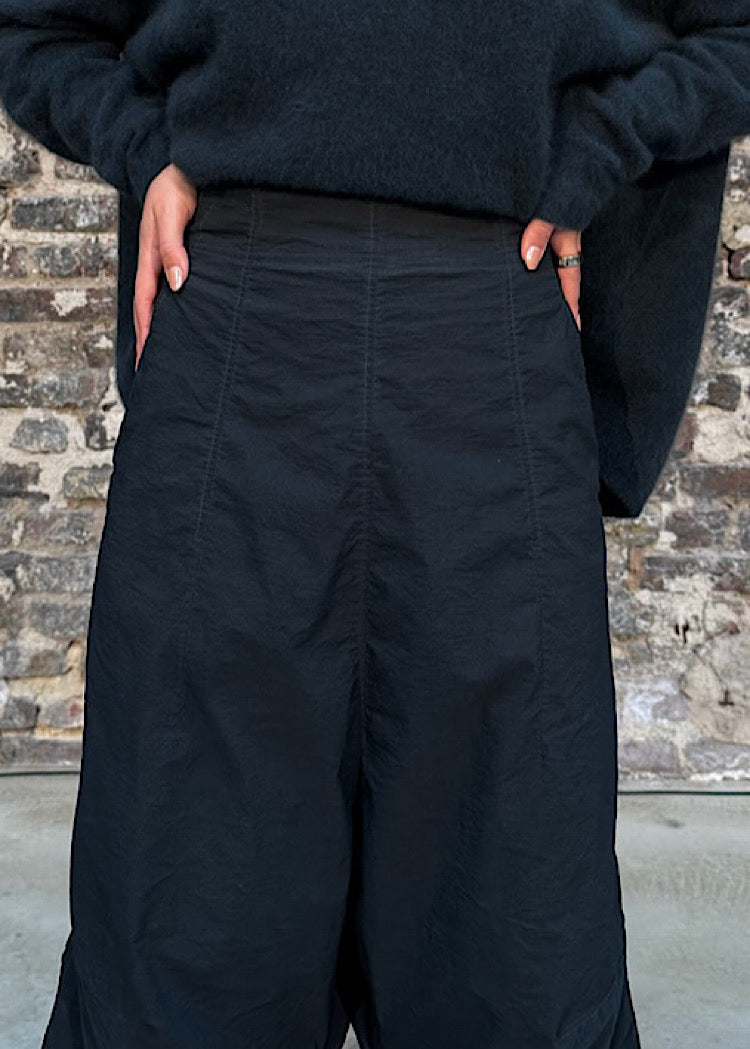 KICK-FLARE STRETCH TROUSER