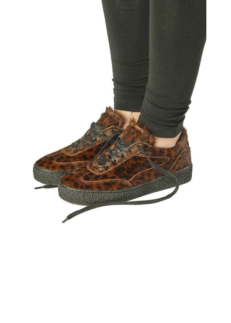 LEO HAIRCALF LOW-TOP TRAINER
