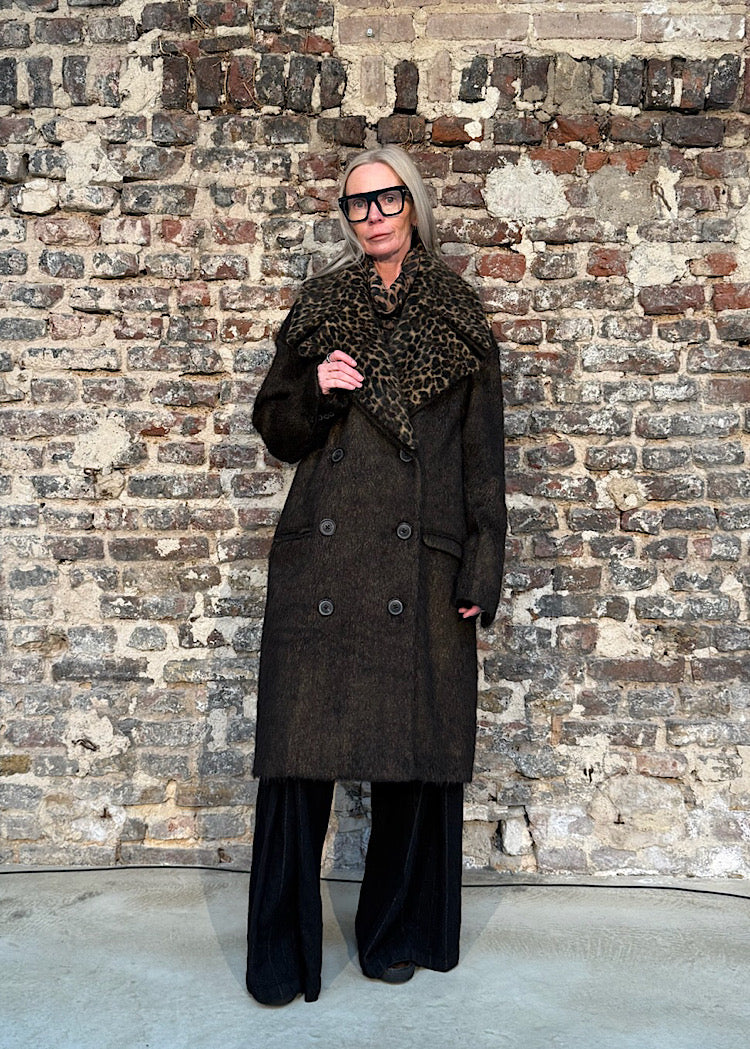 CL OVERSIZED LONG-HAIR WOOL COAT WITH DETACHABLE LEOPARD COLLAR