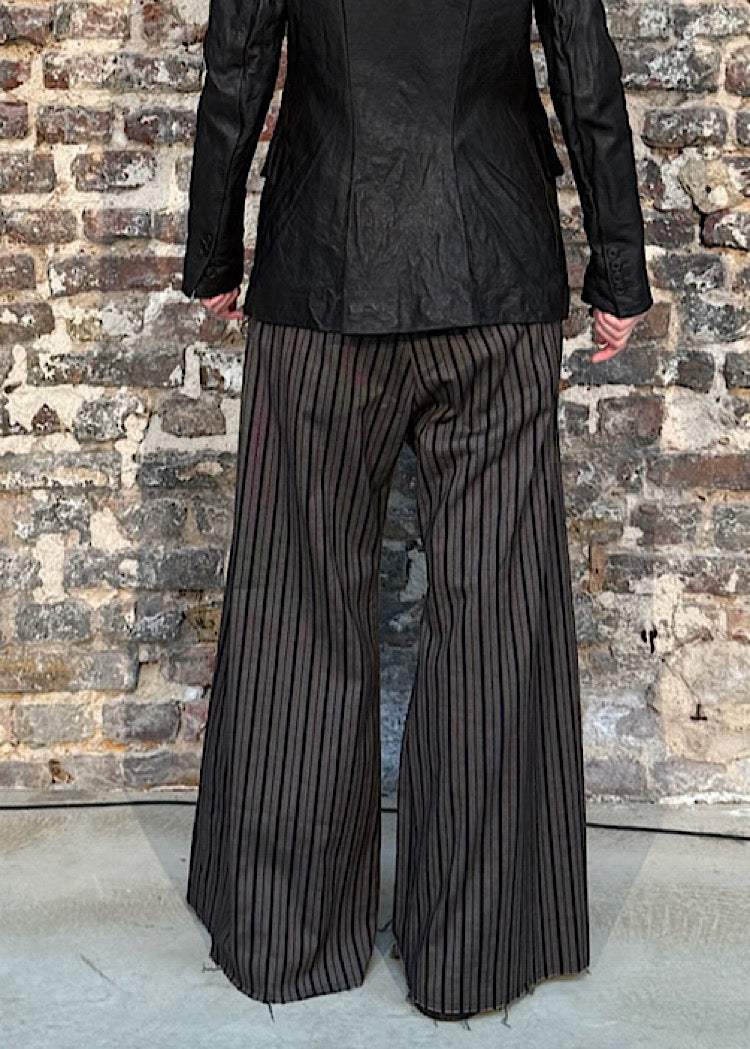 FLARED STRIPE STRETCH TROUSER