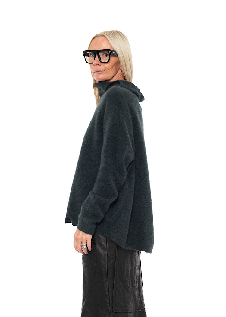 SIGNATURE RACCOON FUNNEL NECK KNIT