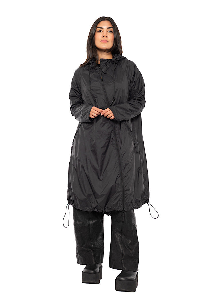 TECHNICAL RAIN COAT