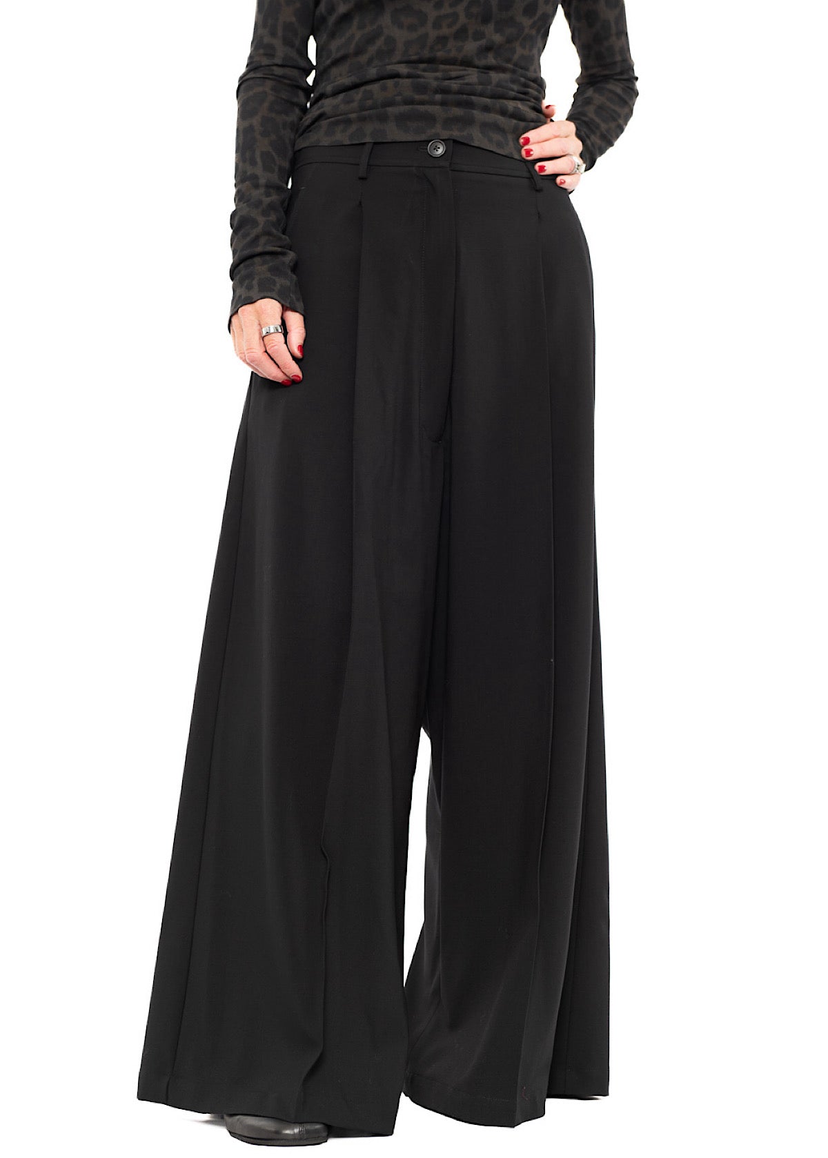 SIGNATURE WIDE-LEG TAILORED TROUSER