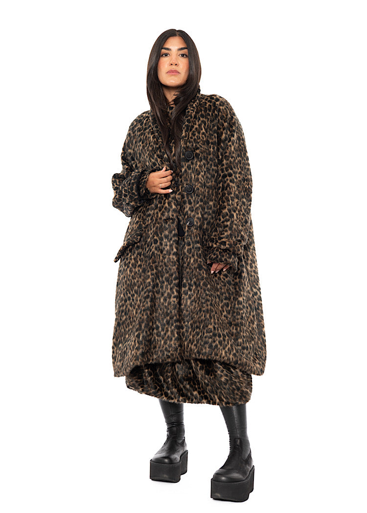 OVERSIZED FAUX FUR LEOPARD PRINT COAT