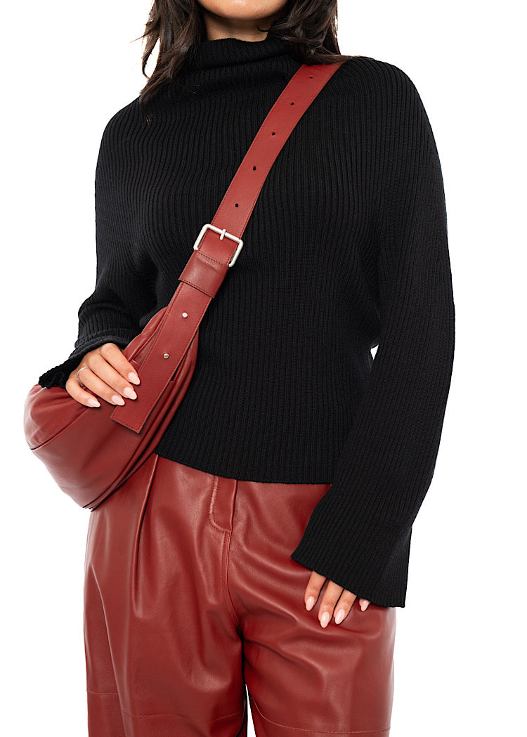 CROSSBODY LEATHER BAG