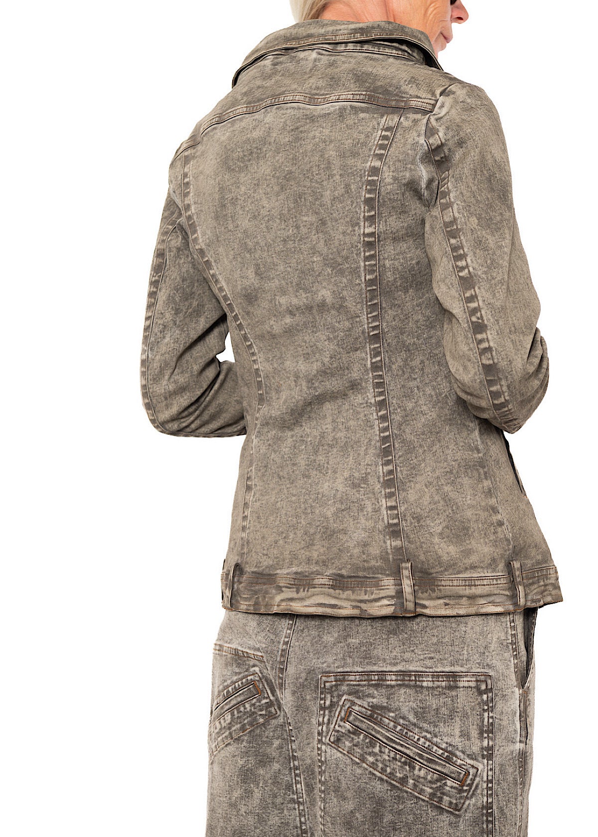 FITTED STRETCH DENIM JACKET