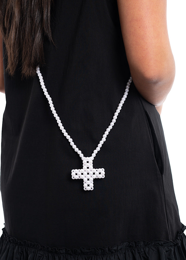 PLU CROSS-BODY NECKLACE