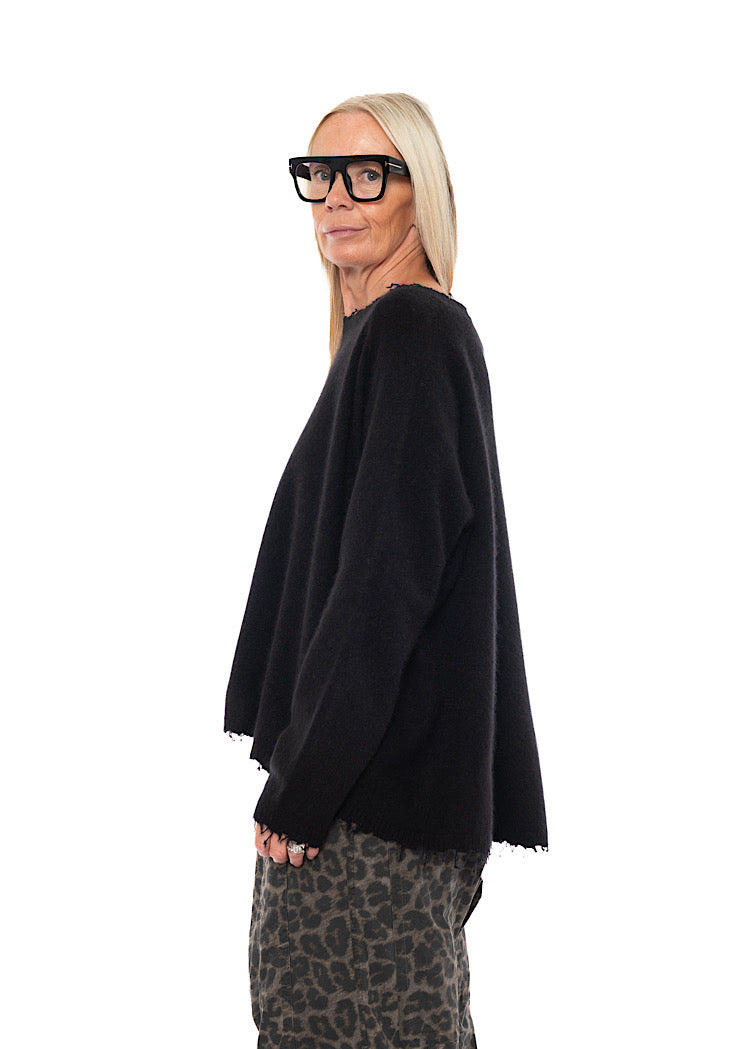 DISTRESSED MERINO RACCOON PULLOVER
