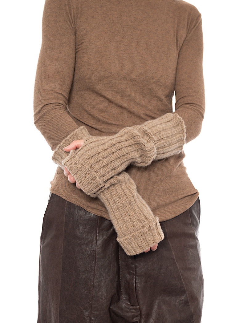 FINGERLESS CUFF