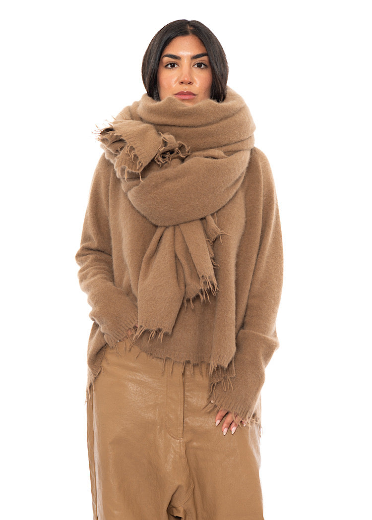 OVERSIZED FRAYED KNIT SCARF