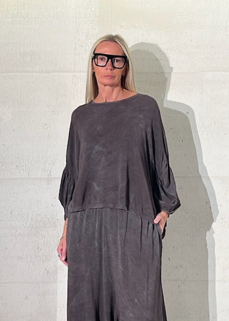 PRE-ORDER RUNDHOLZ DIP PULLOVER *LINEN FOG* (Shown in AMBER FOG)