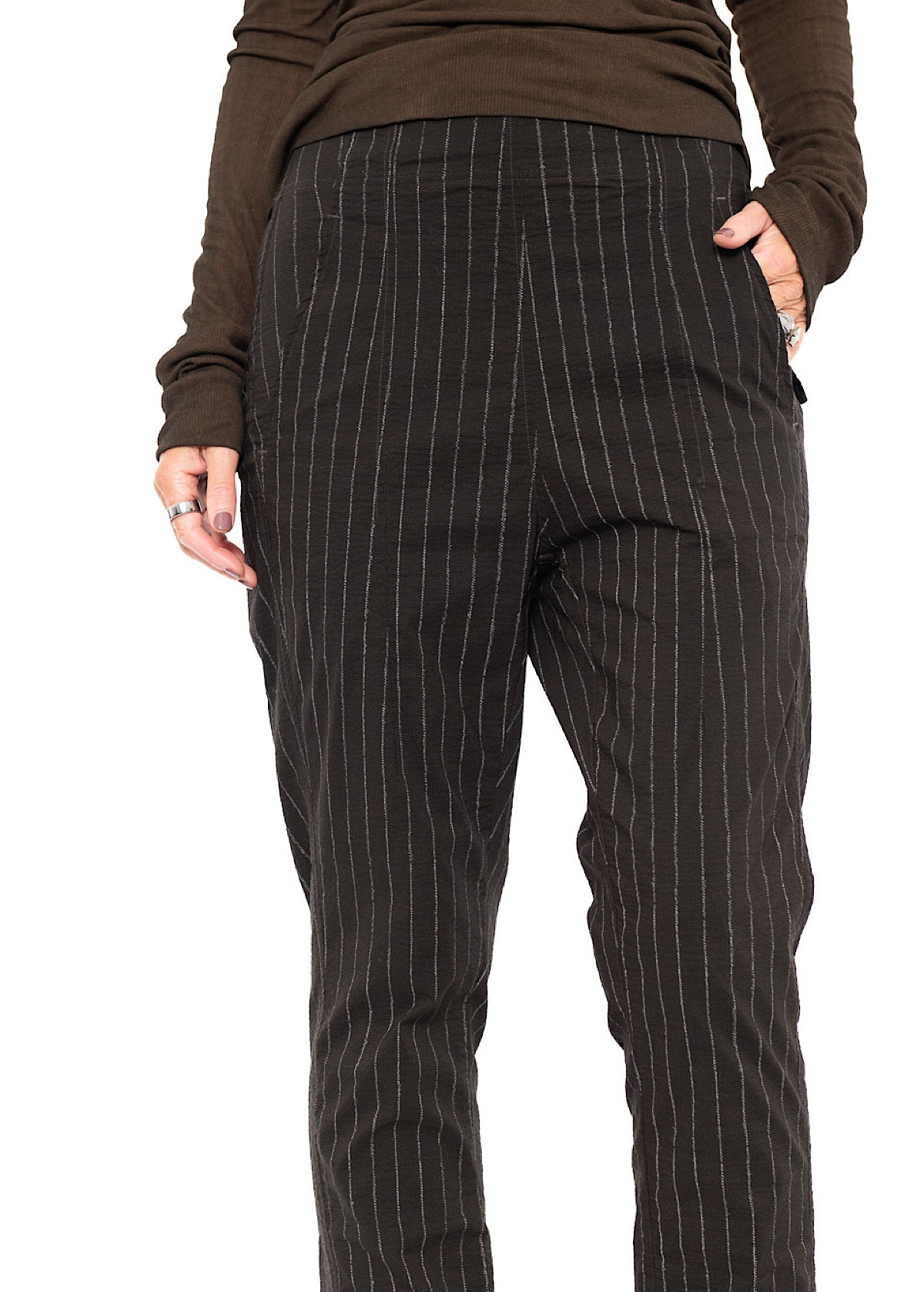 TAPERED PINSTRIPE STRETCH TROUSER