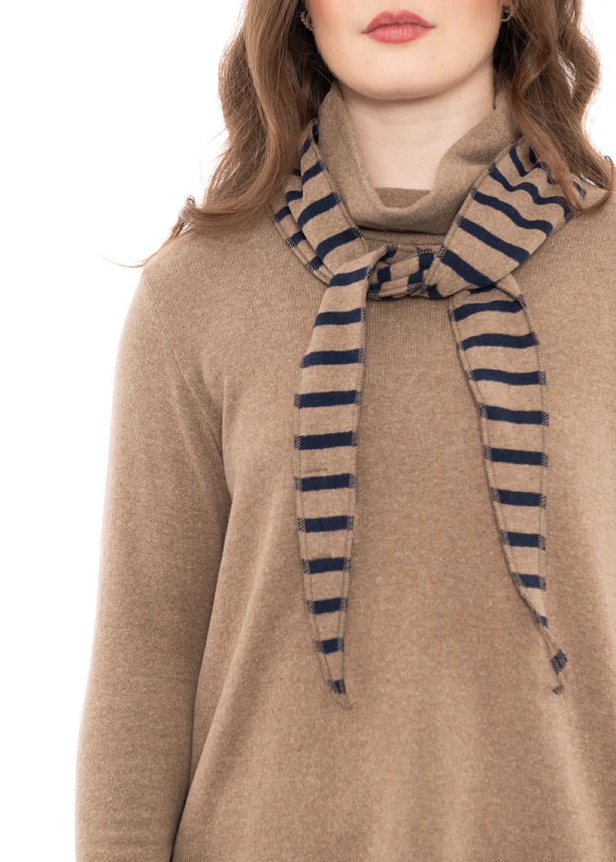KNITTED ROSE NECKERCHIEF