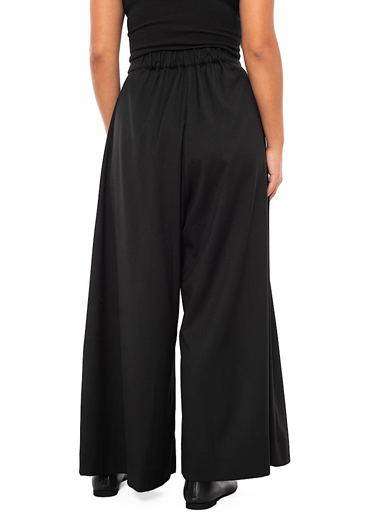 PLEATED WIDE LEG TROUSER