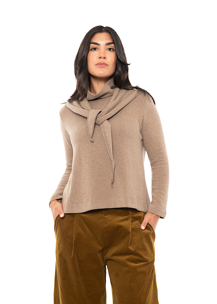 SOFT-KNIT TRIANGLE TIPPY NECKERCHIEF