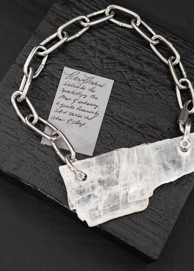 MYA LAMBRECHT NECKLACE