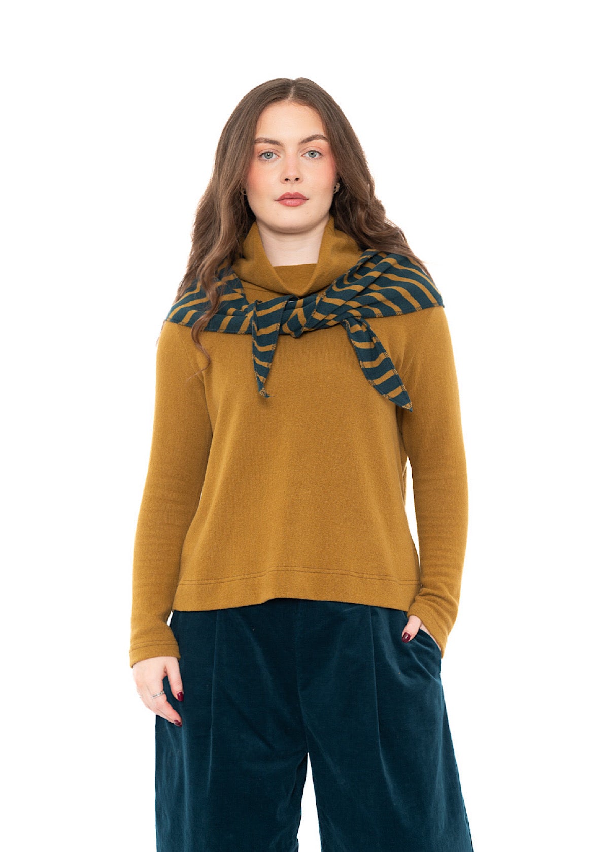 WIDE-STRIPE TRIANGLE TIPPY NECKERCHIEF