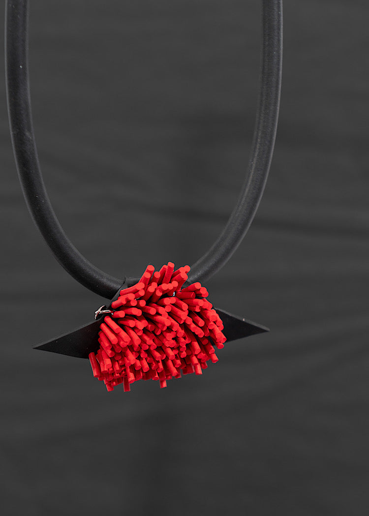 MIKAs BOTAN NECKLACE