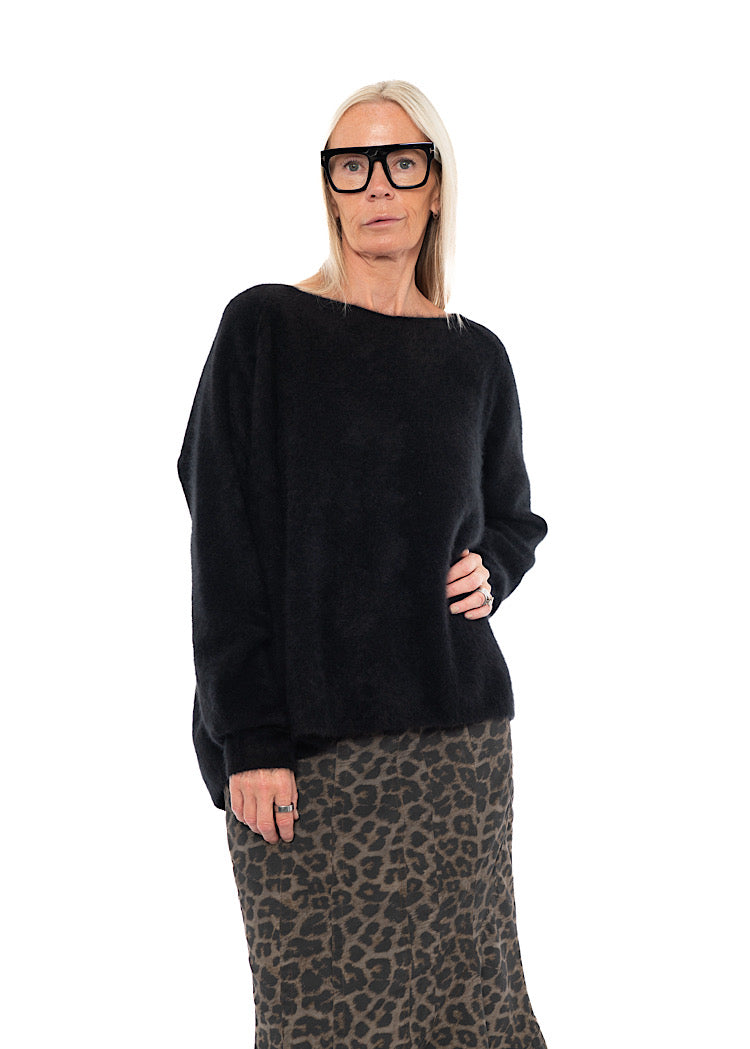 SIGNATURE RACCOON HAIR KNIT