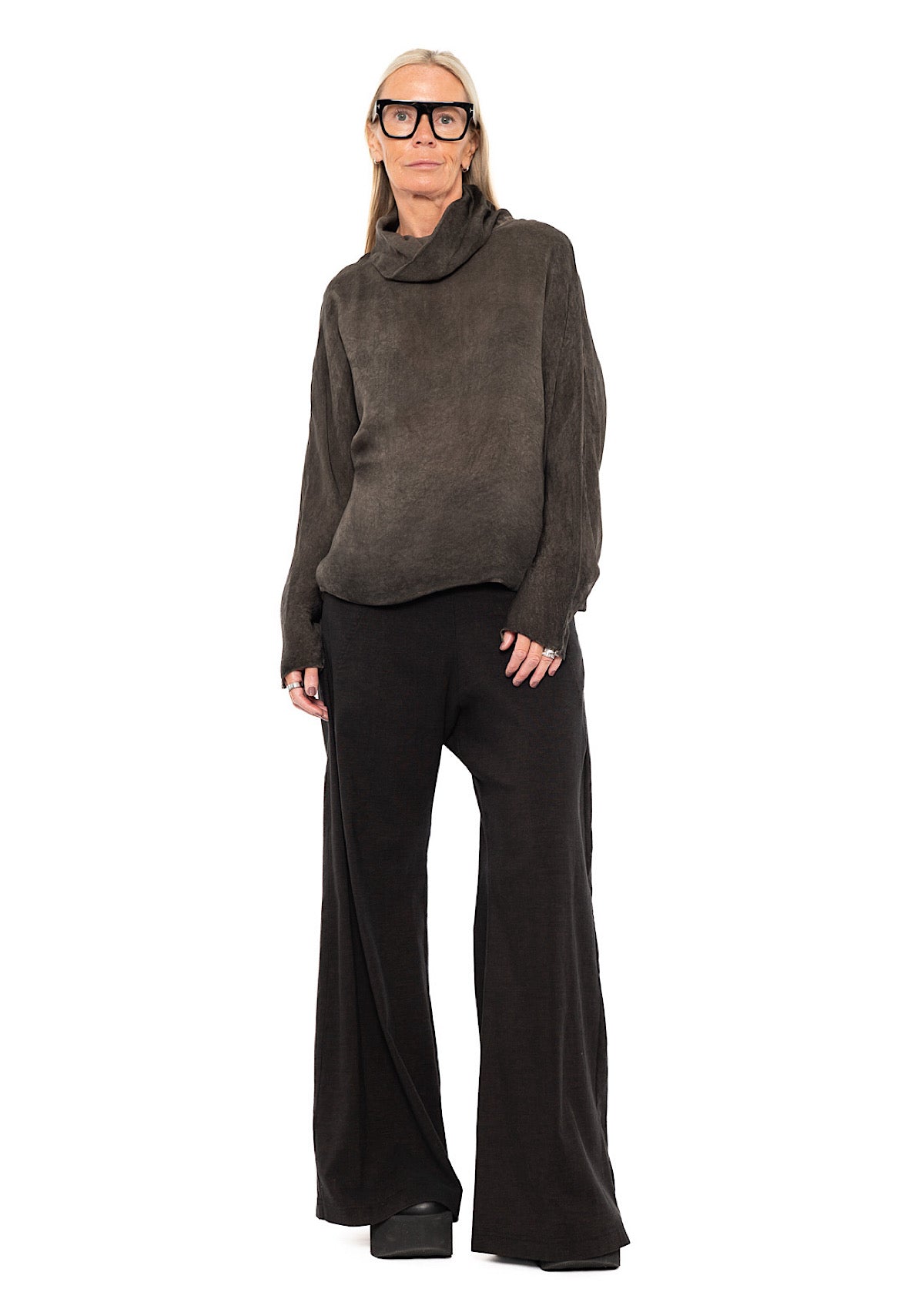RELAXED HIGH NECKLINE TOP