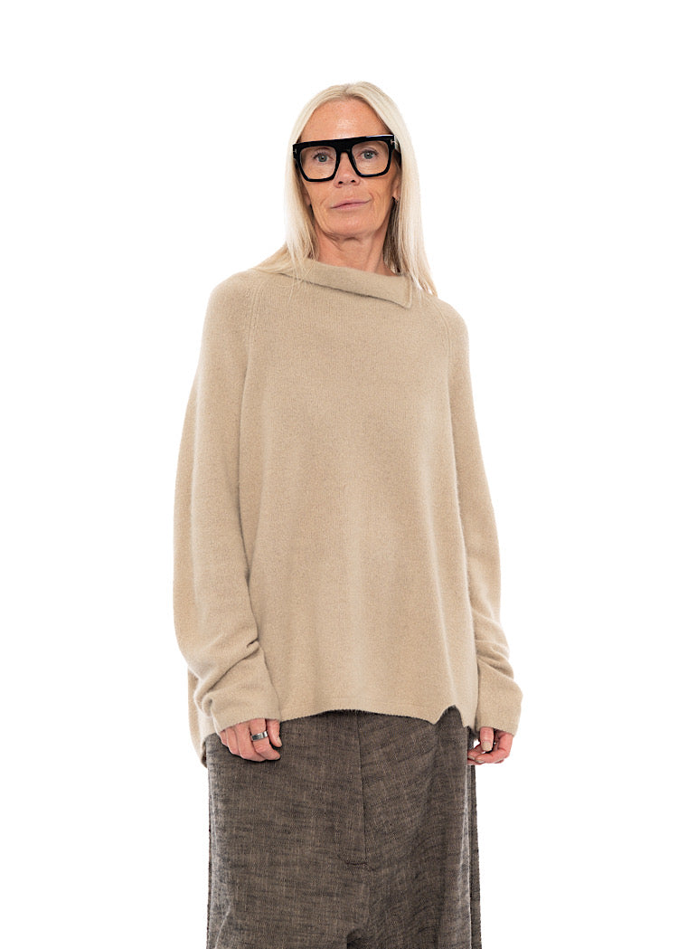 SIGNATURE RACCOON FUNNEL NECK KNIT