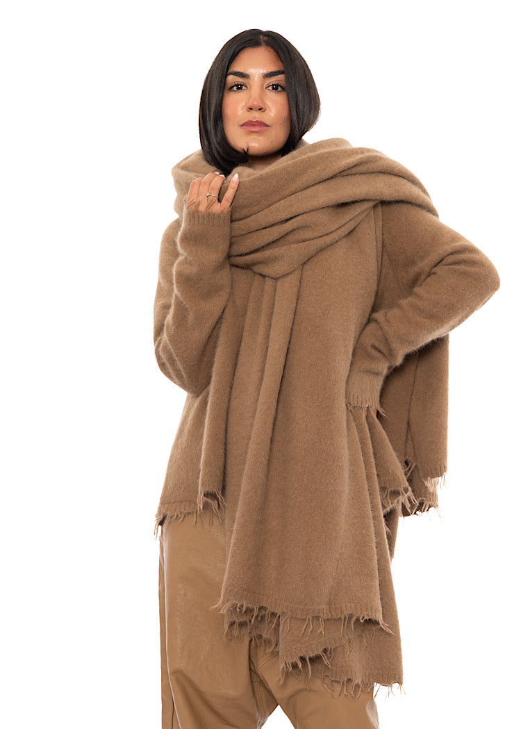 OVERSIZED FRAYED KNIT SCARF