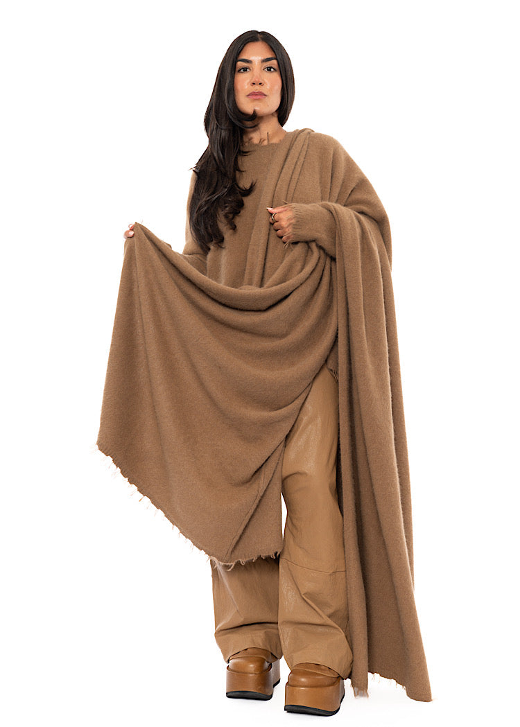 OVERSIZED FRAYED KNIT SCARF