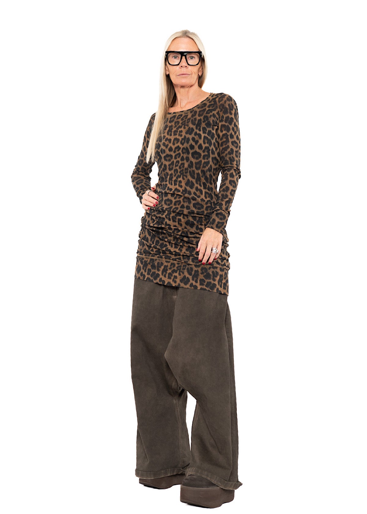 FITTED LEOPARD PRINT LONGLINE T-SHIRT