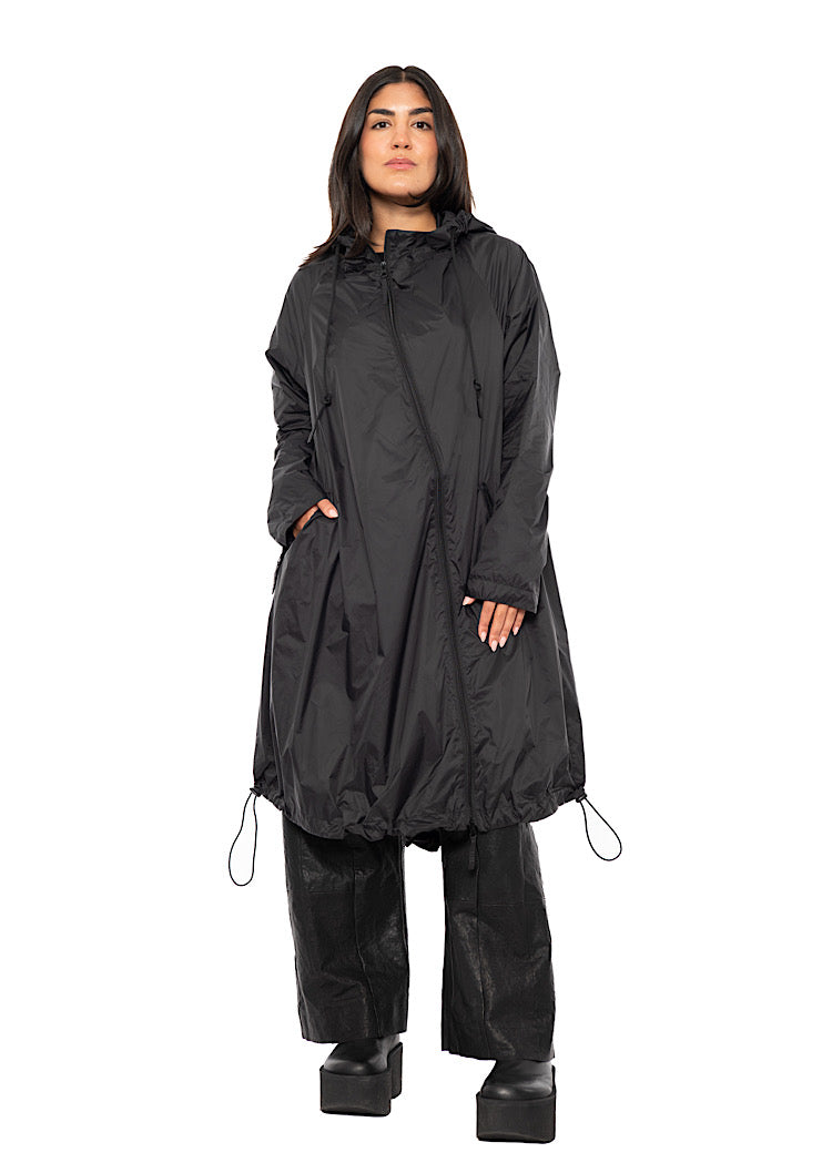 TECHNICAL RAIN COAT