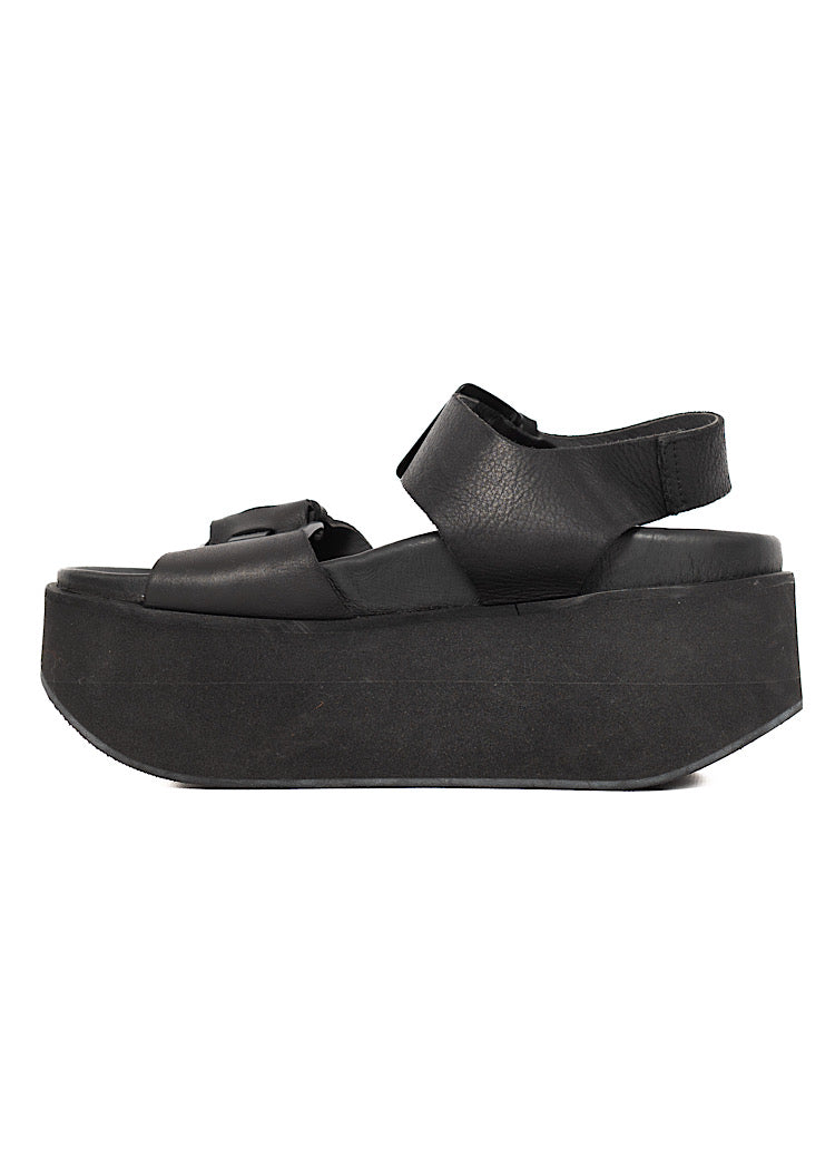 PRE-LOVED LOFINA SANDAL