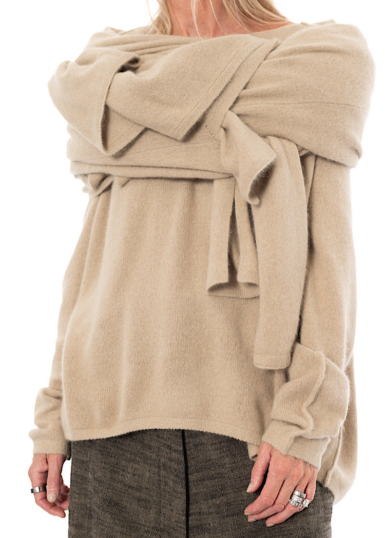 SIGNATURE OVERSIZED RACOON SCARF