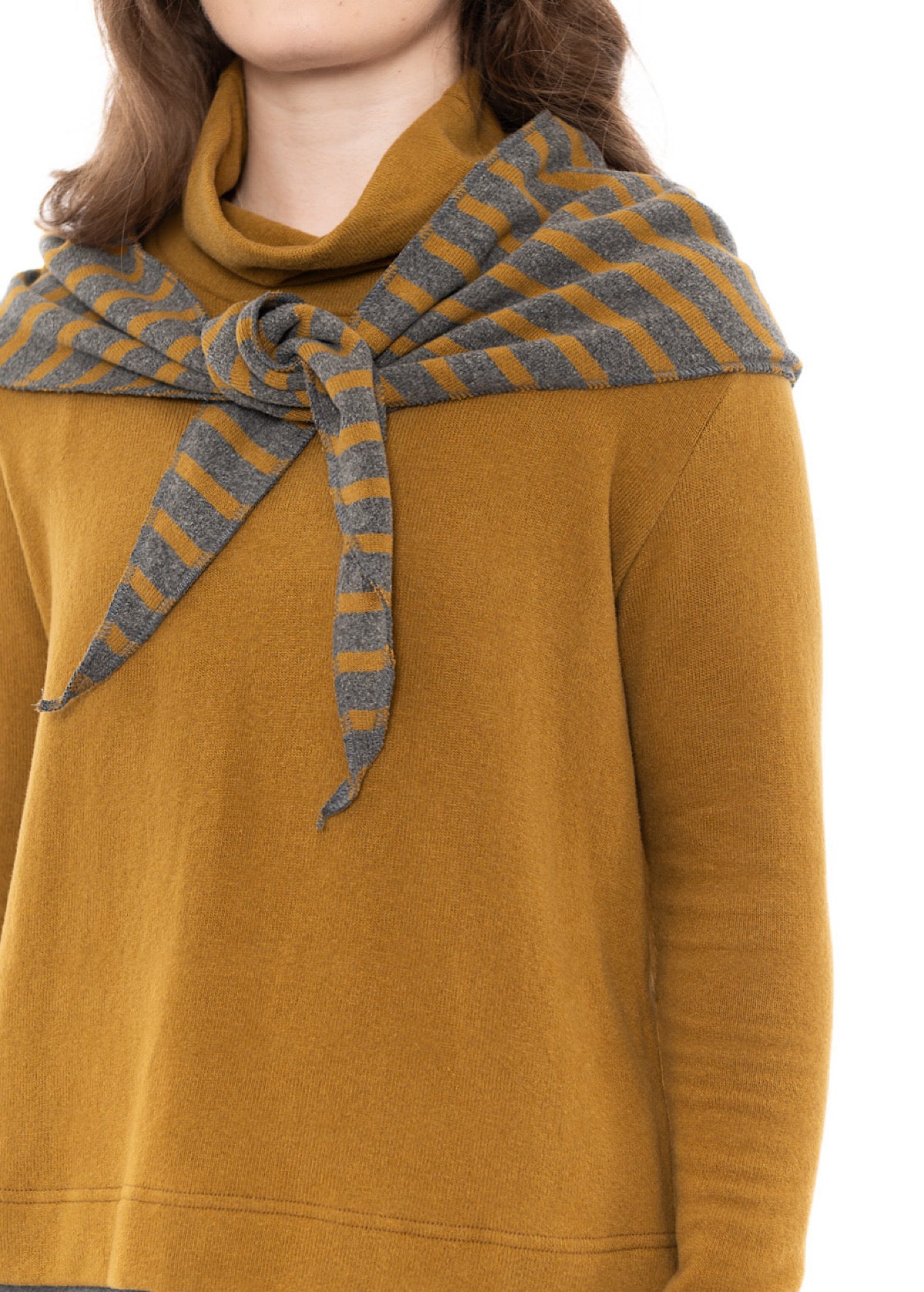 WIDE-STRIPE TRIANGLE TIPPY NECKERCHIEF