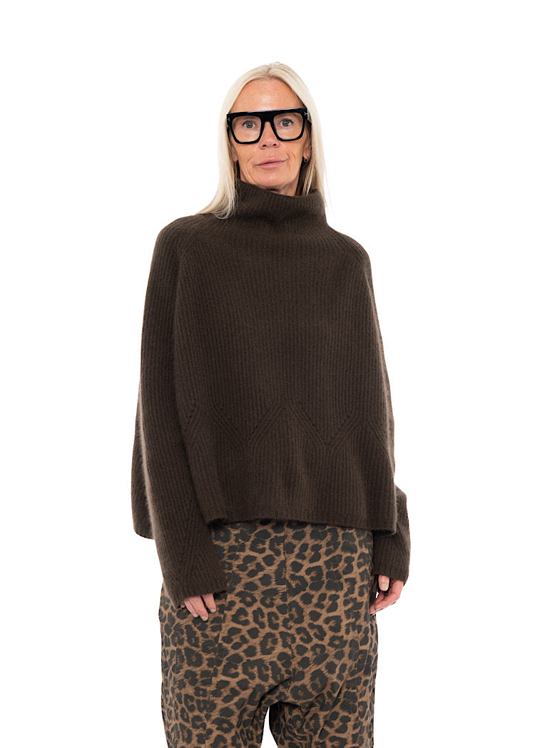 MERINO RACCOON FUNNEL NECK KNIT