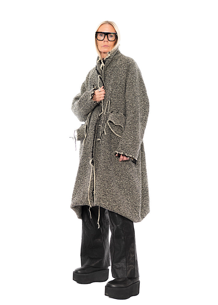 OVERSIZED DISTRESSED CHECK WOOL COAT