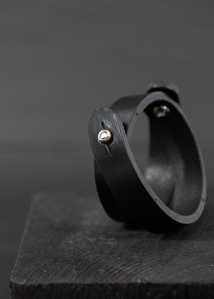 SKIN MACHINE FEARLESS CUFF