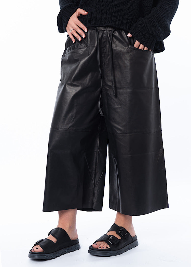 SORT AARHUS LEATHER TROUSER