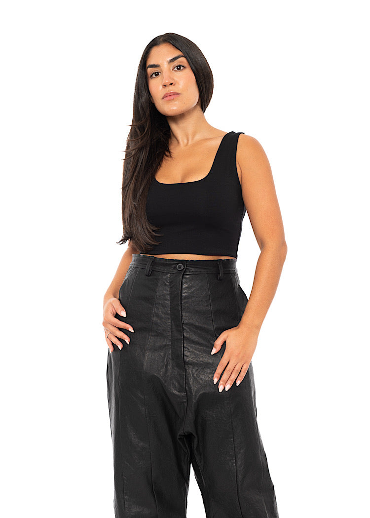 SLEEVELESS CROPPED LENGTH TOP