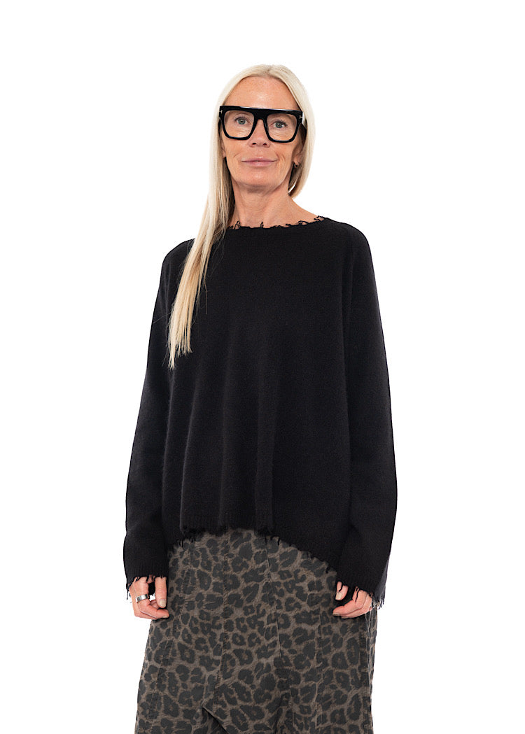 DISTRESSED MERINO RACCOON PULLOVER