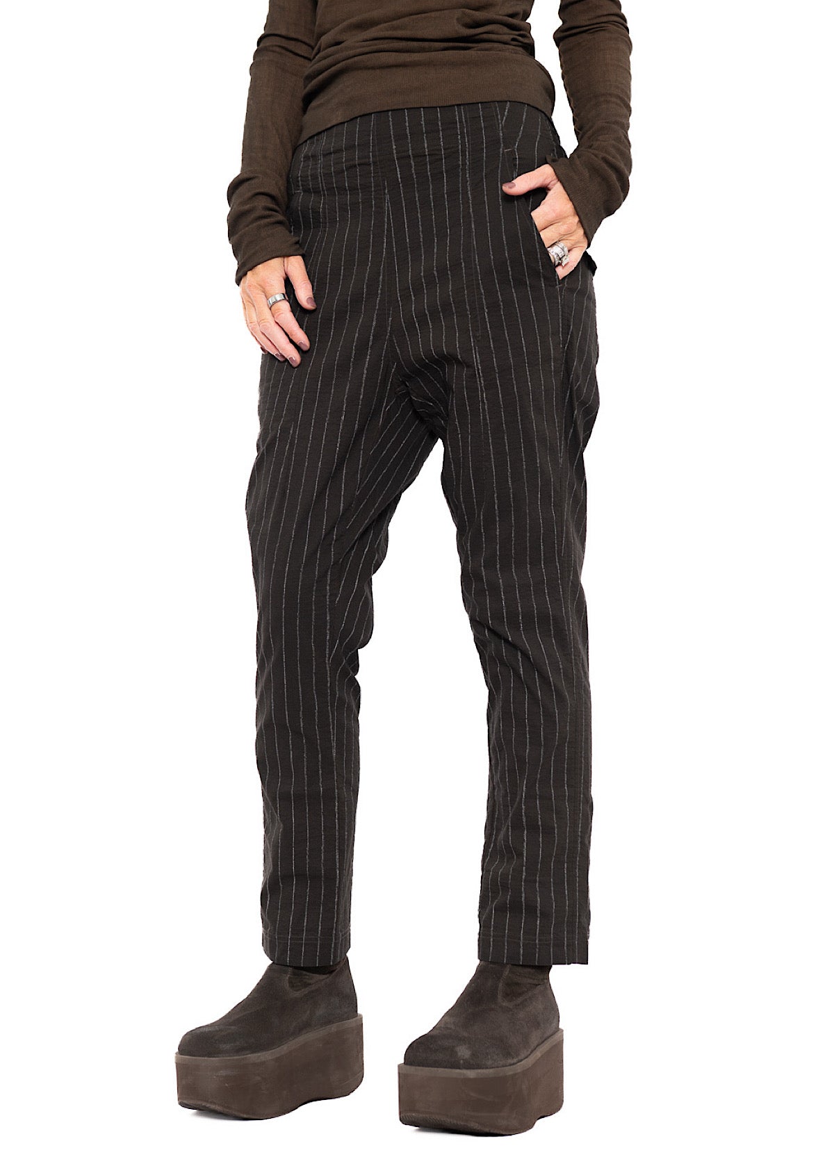 TAPERED PINSTRIPE STRETCH TROUSER