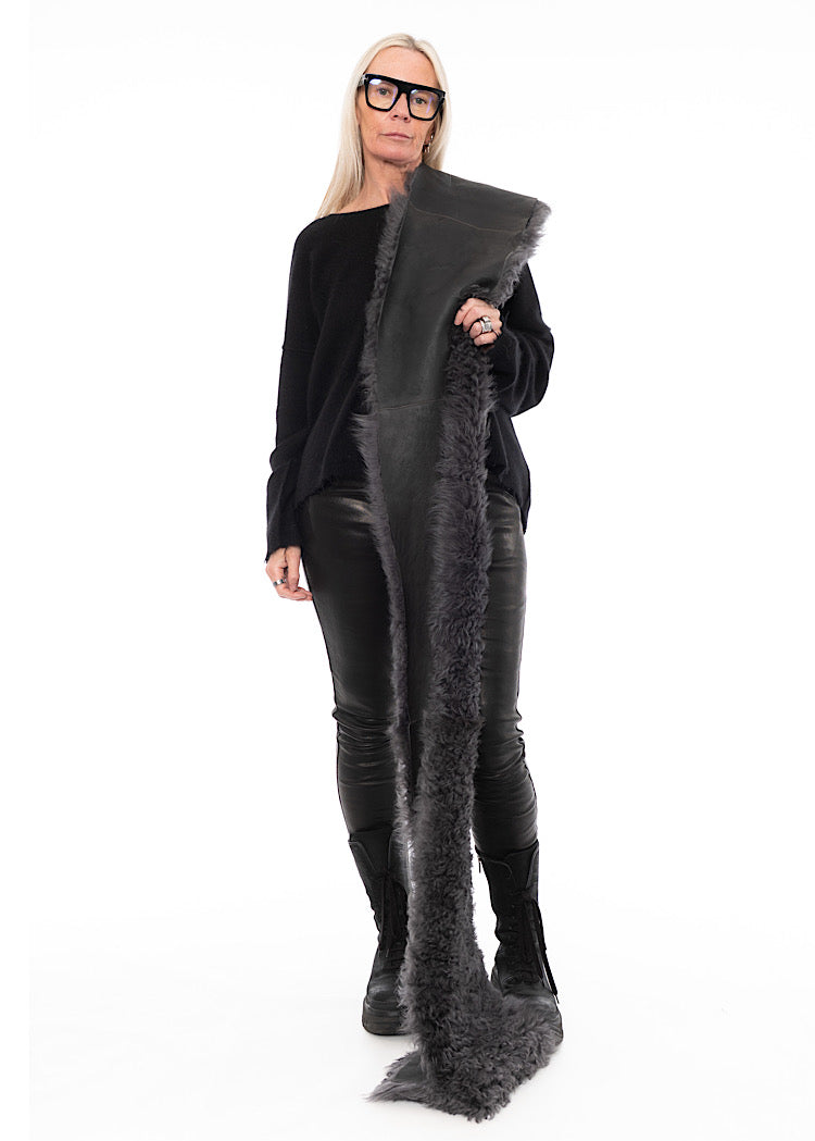 DOM GOOR LONG FUR SCARF