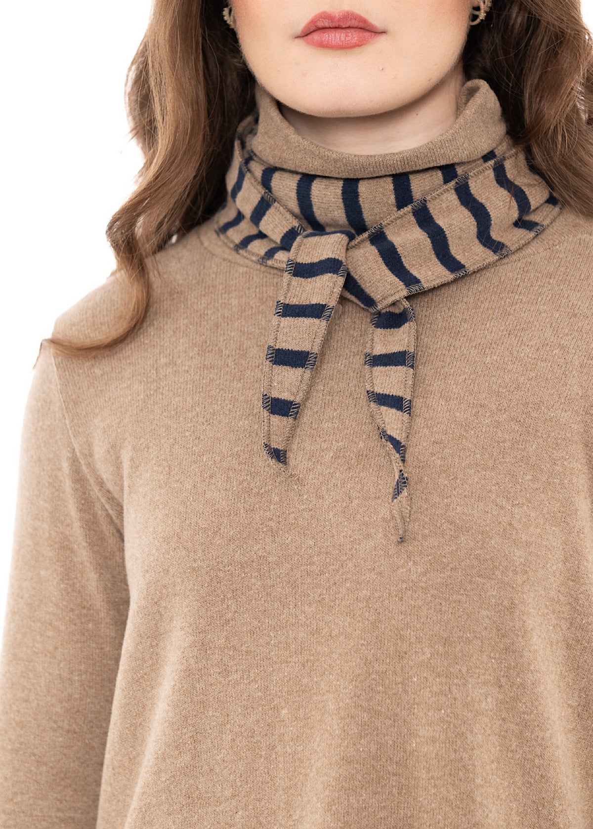 KNITTED ROSE NECKERCHIEF
